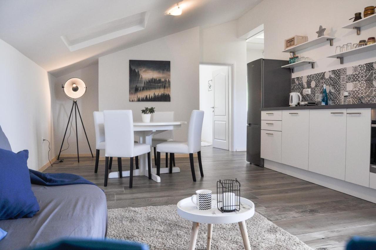 Apartmani Carnizza Ražanac Eksteriør billede