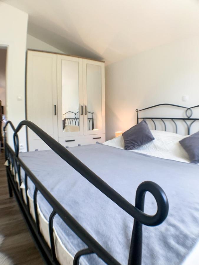 Apartmani Carnizza Ražanac Eksteriør billede