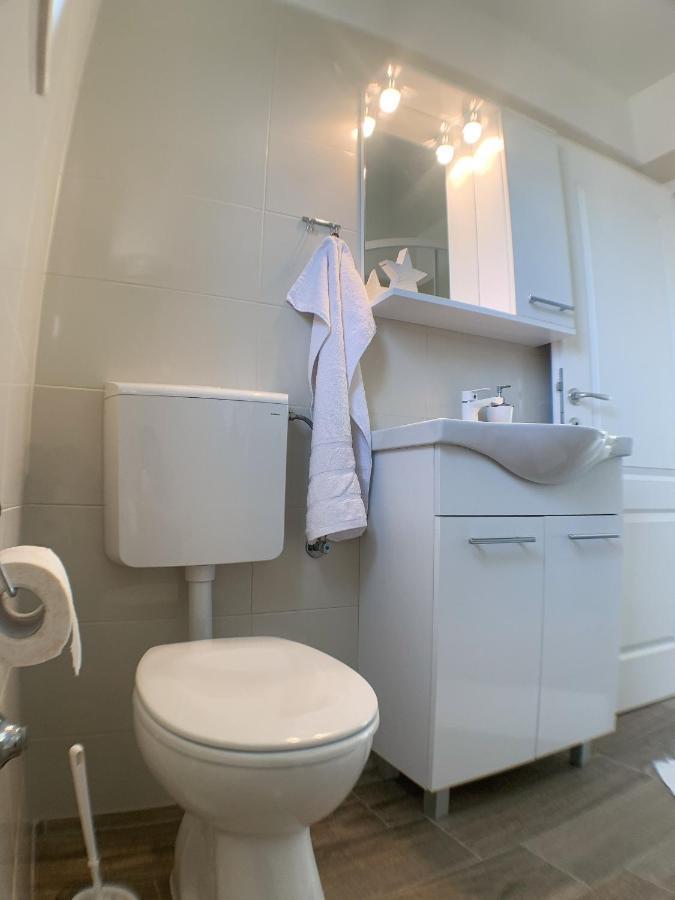 Apartmani Carnizza Ražanac Eksteriør billede
