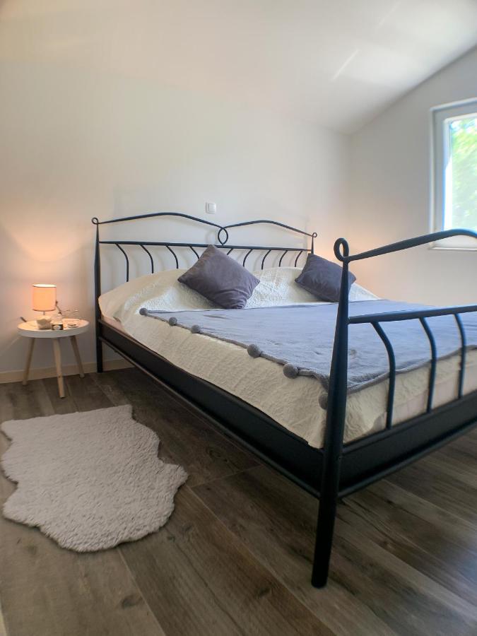 Apartmani Carnizza Ražanac Eksteriør billede